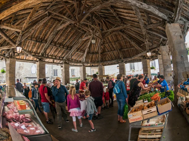 Sous la halle de Martel