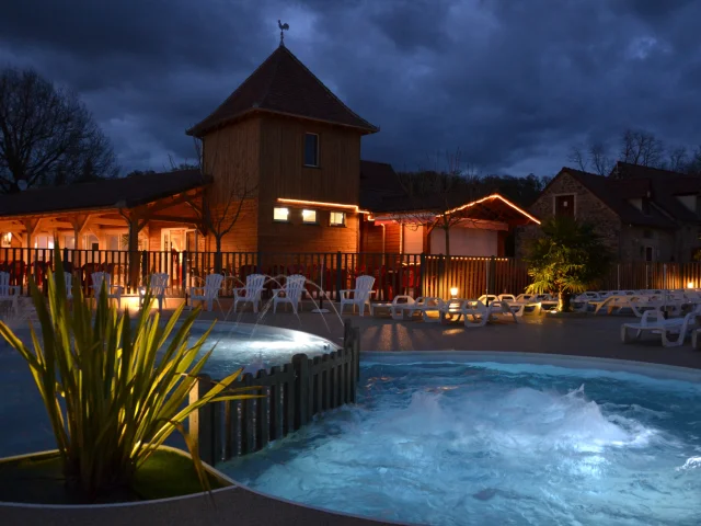 Espace aquatique Camping Padimadour à Rocamadour