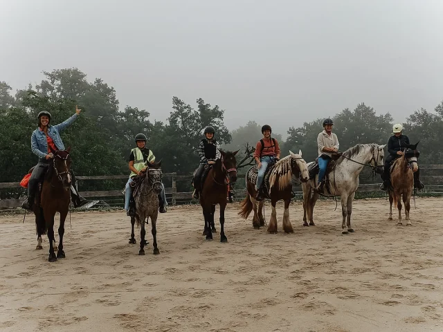 Groupe à cheval - Ferme la Petite Famille