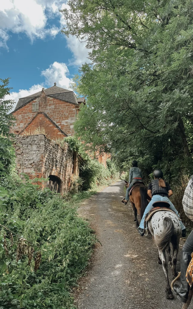 Randonnée équestre Collonges-la-Rouge - Ferme La Petite Famille