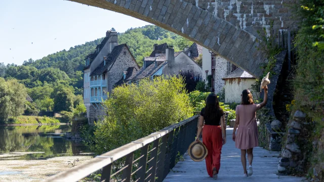 Les quais d'Argentat-sur-Dordogne