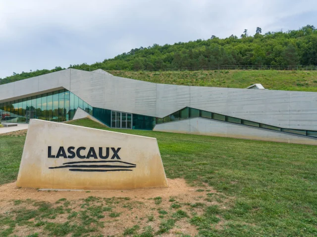 Lascaux vue de l'extérieur