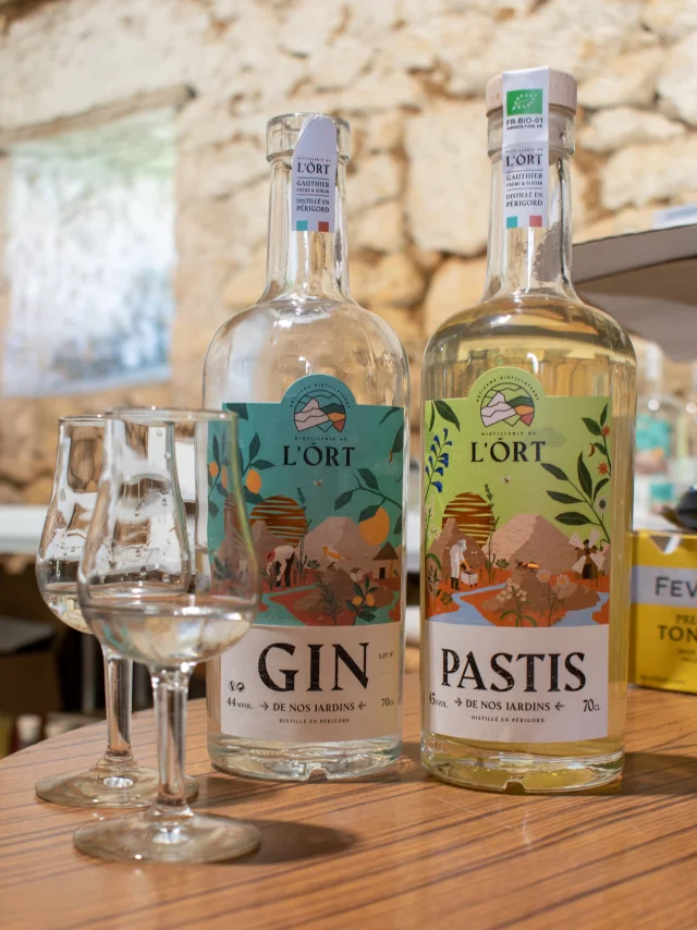 6951 Distillerie De L Ort We Are Travellers Expireson 2027 05 09