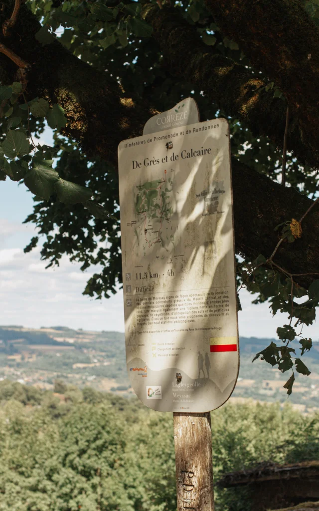 Panneau de randonnée Lagleygeolle