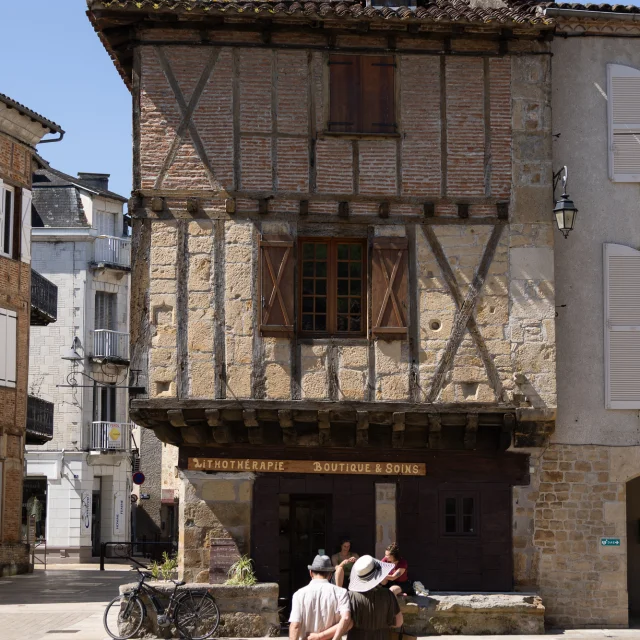 Place du Mercadial à Saint-Céré