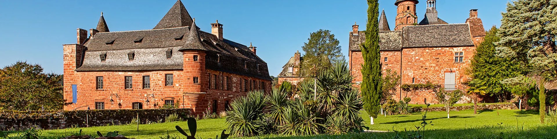 Le Chateau De Vassinhac A Collonges La Rouge