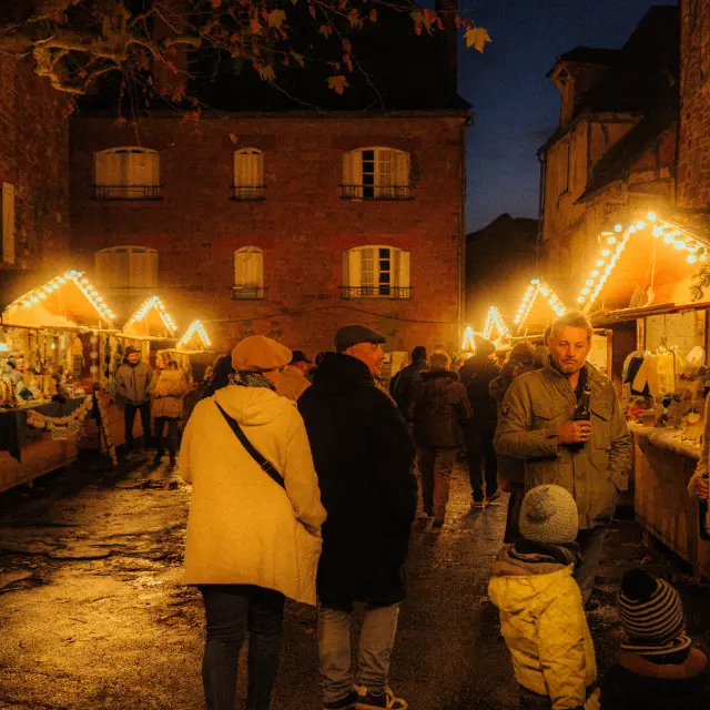 Marche Noel Meyssac Chalets