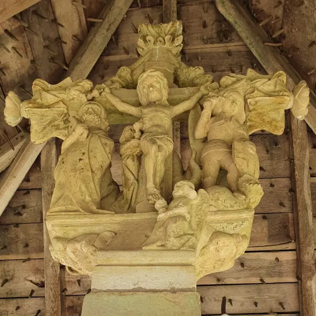 La Croix Couverte De Lancien Cimetiere Bassignac Le Haut