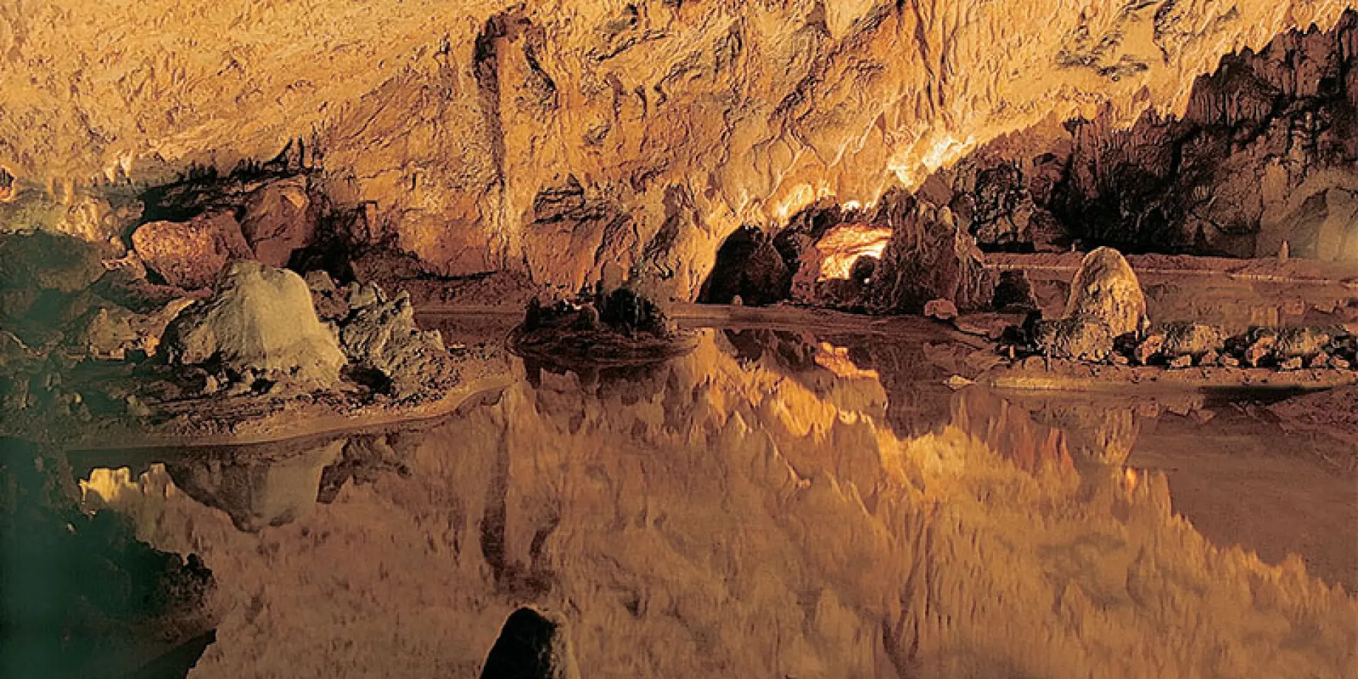 Grotte Merveilles Lac
