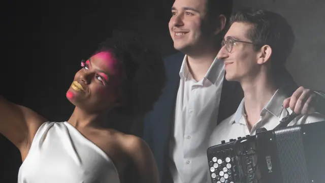 Axelle Saint Cirel Mezzo Soprano Julien Beautemps Accordeon Sotiris Athanasiou Guitare