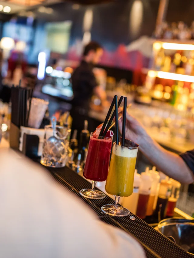 Cocktail au bar de l'hôtel W Verbier