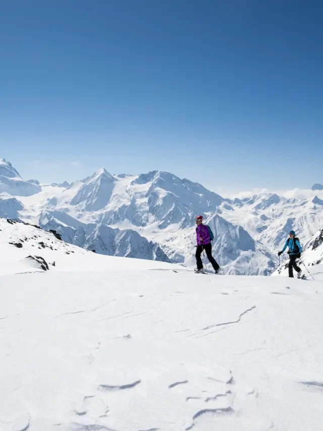 Ski de randonnée dans la région de Verbier Val de Bagnes avec vue sur les Combins