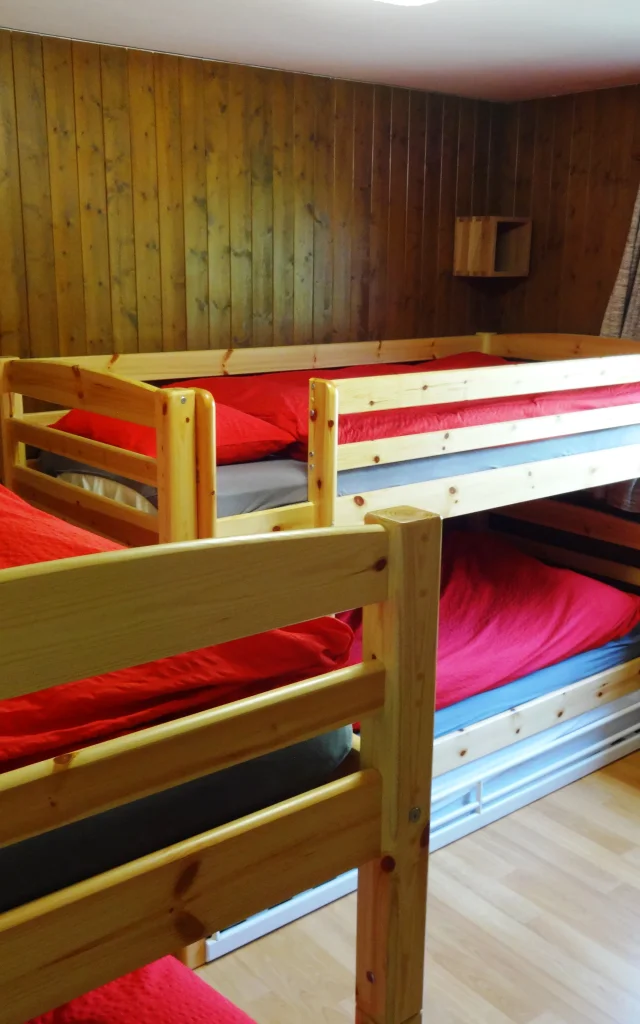 chambre-quadruple-pierre-avoi.jpg