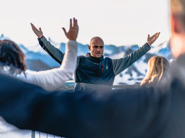 Lever du soleil et cours de Yoga au Mont Fort avec Emilien Badoux
