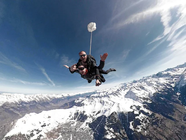Saut en parachute dans la région de Verbier