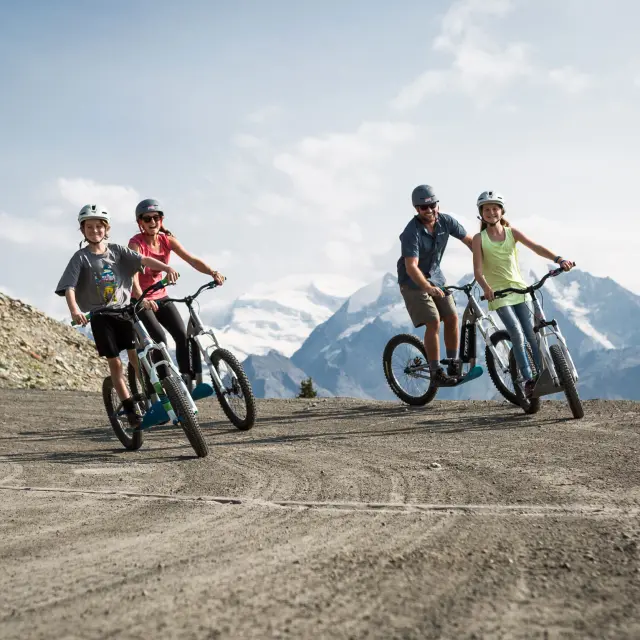 Descente En Trottinette A Verbier @ Msky