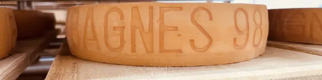 Bagnes 98 Sur Tablard En Epicea Fromagerie Etiez Apage Martine
