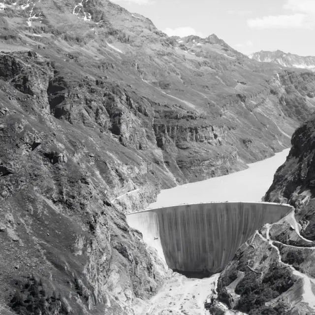 Mise En Service Du Barrage De Mauvoisin En 1958