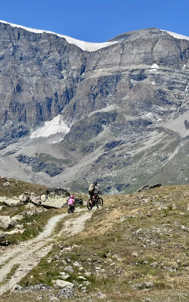 Mountainbike-Tour vom Staudamm von Mauvoisin zur Berghütte von Chanrion @ Xavier De Le Rue