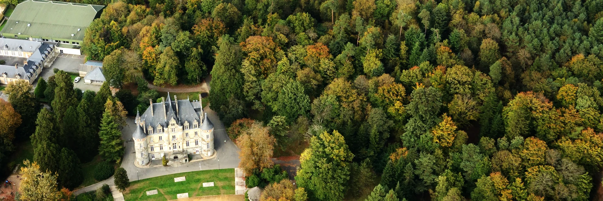 chateau-bagnoles-orne-vue-ciel3