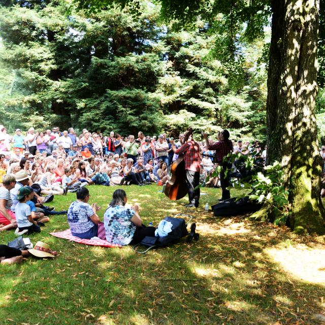 concert-parc-chateau-roche-bagnoles
