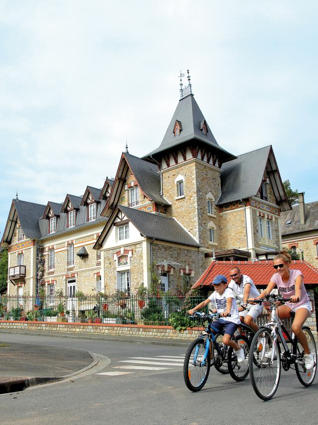 Bagnoles Orne Quartier Belle Epoque Famille Velo Balade Villa
