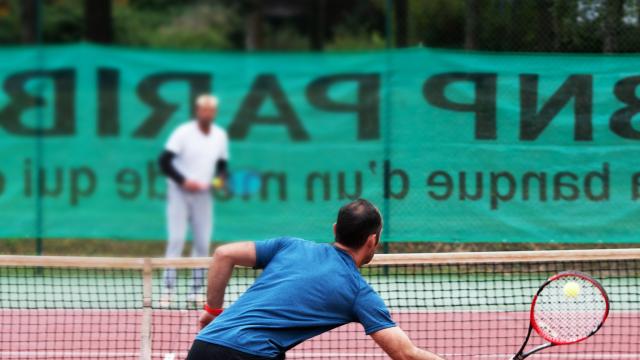 bagnoles-orne-tennis-exterieur-coach