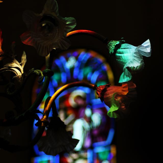 eglise-sacre-coeur-couleur-vitraux-bagnoles-orne