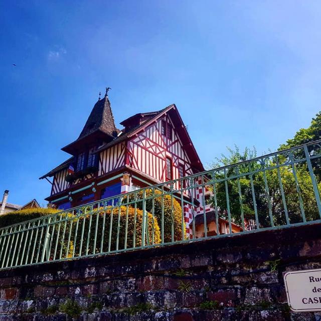 Instagram #bagnolesdelorne