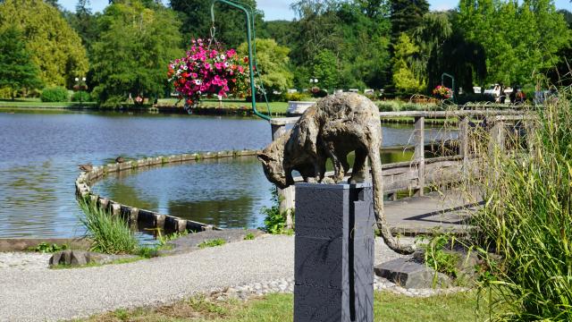 Bagnoles Orne Exposition Patrick Villas Leopard Fontaine Sculpture Animal Contemporain 1