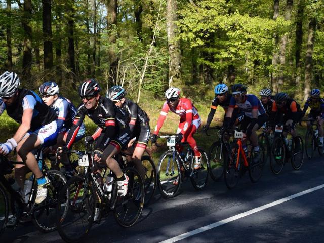 Bagnoles Orne Bebagnoles Course Randonnee Cyclo Velos Peloton Cycliste Lornaise Copyrightdl (4)