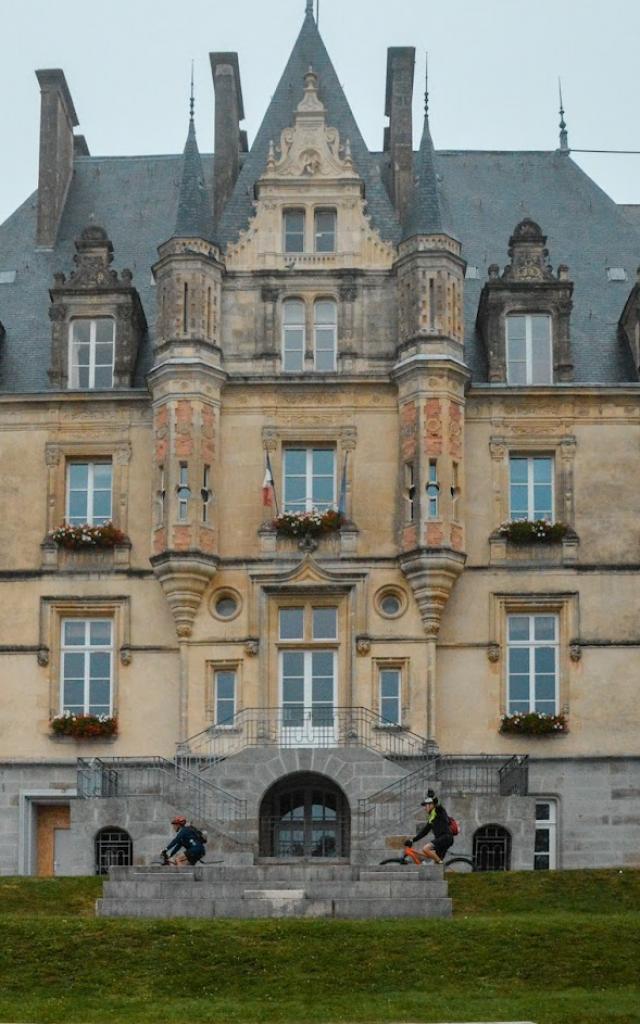 Bagnoles Orne Bebagnoles Vtt Transandaine Randonnee Chateau Cyclistes