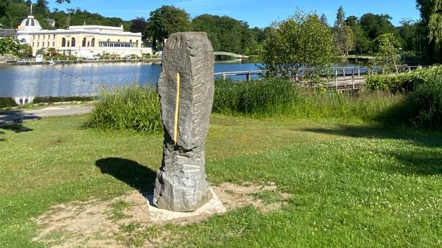 Bagnoles Orne Bebagnoles Exposition Denis Monfleur Ete Contemporain Fdac Lame Dor Sculpture Jardins Lac Carre