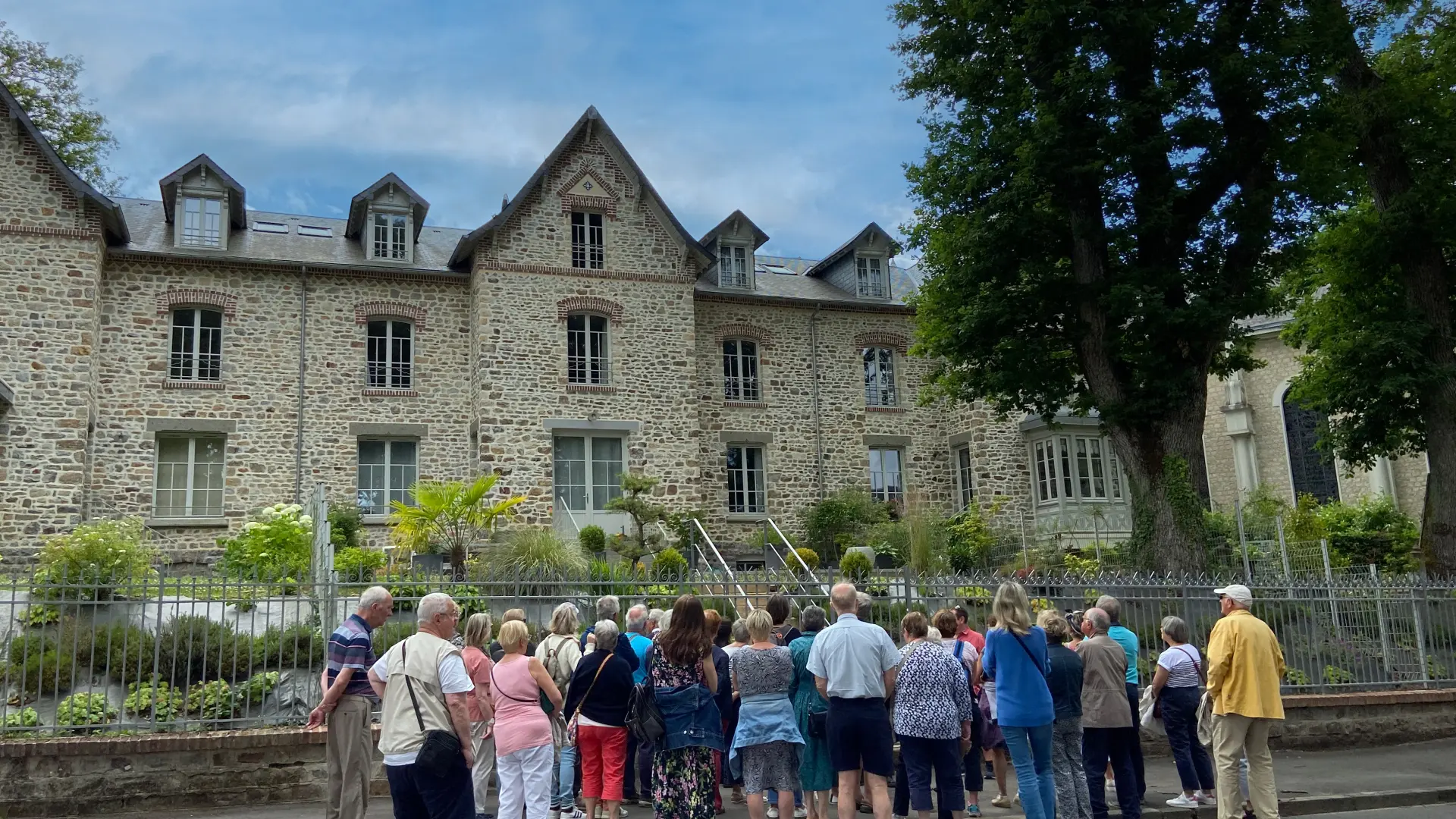 Bagnoles Orne Bebagnoles Visite Guidee Groupe Quartier Belle Epoque Villa Saint Francois