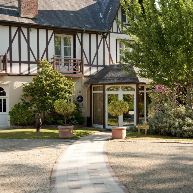Bagnoles Orne Bebagnoles Gastronomie Manoir Lys Hebergement©christian Vallee