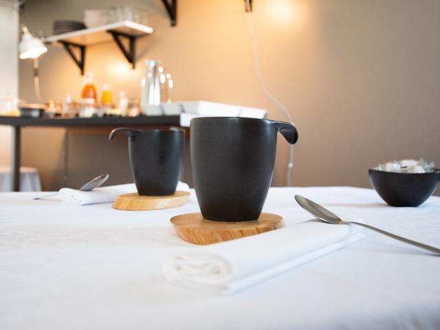 Bagnoles Orne Bebagnoles Restaurant Aubonaccueil Tasses Tables