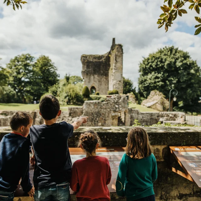 Bagnoles Orne Bebagnoles Chateau De Domfront Coraline Et Leo Coraline Et Leo