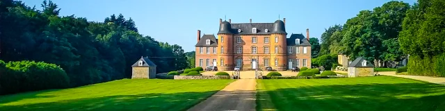 Bagnoles Orne Bebagnoles Couterne Chateau Facade Jardin Brique Allee