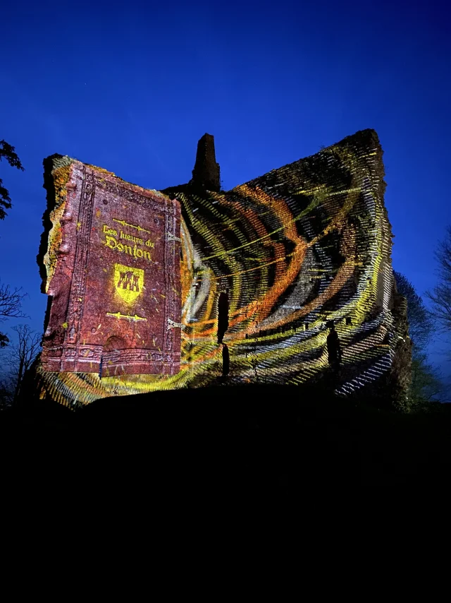 Bagnoles Orne Bebagnoles Destination Domfront Idee Sejour Pays Lumieres Villages Illumines Lueurs Donjon Rotated