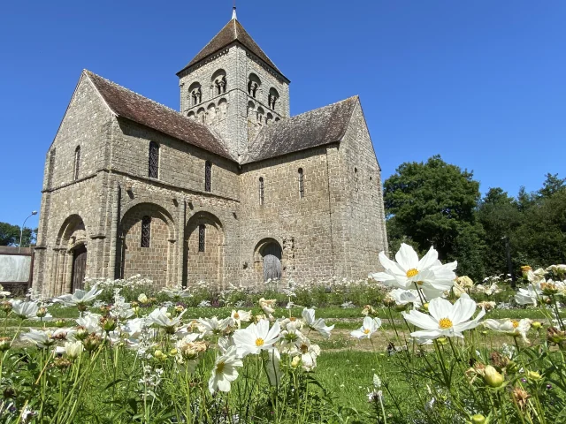 Domfront Poiraie Bocage Fleur Eglise Notredame Eau Medieval