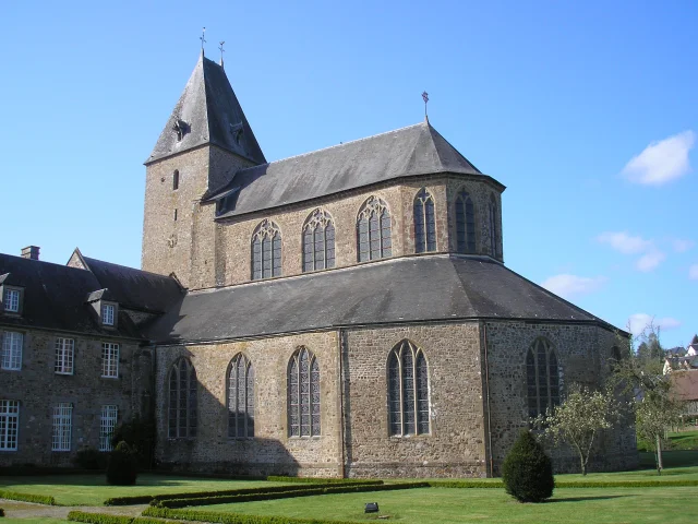 Lonlay Abbaye Domfront Bagnoles Bocage Eglise Architecture Jardin Medieval