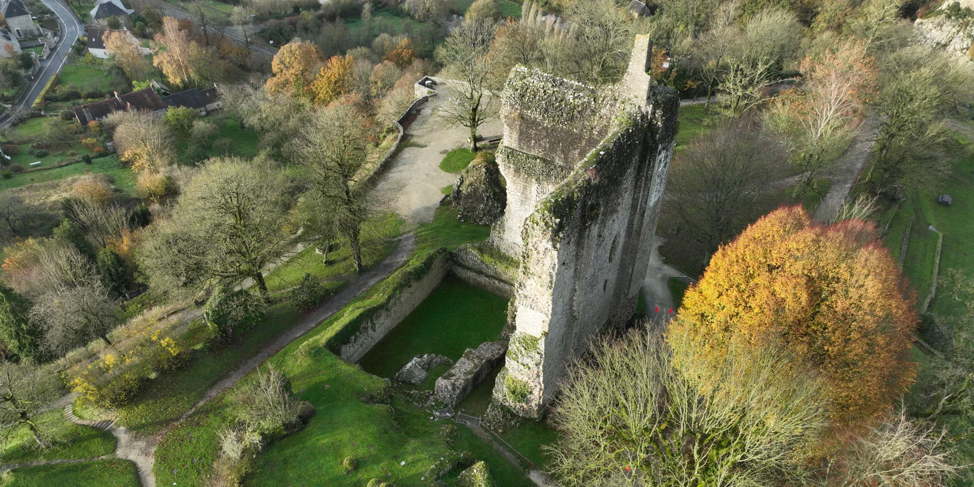 Bocage Destination Domfront Bagnoles Chateau Vestiges Parc Cite Medievale Vue Aerienne
