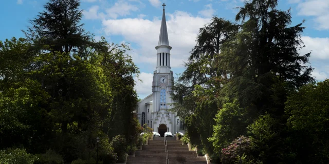 Bocage Destination Domfront Bagnoles Eglise Sacre Coeur Quartier Lac
