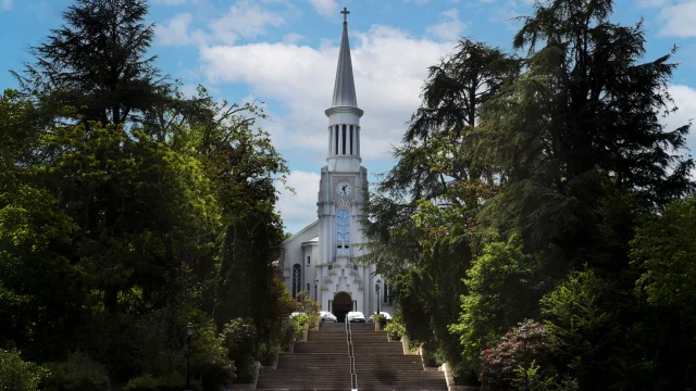 Bocage Destination Domfront Bagnoles Eglise Sacre Coeur Quartier Lac