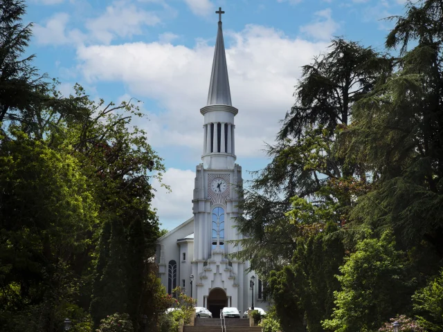 Bocage Destination Domfront Bagnoles Eglise Sacre Coeur Quartier Lac