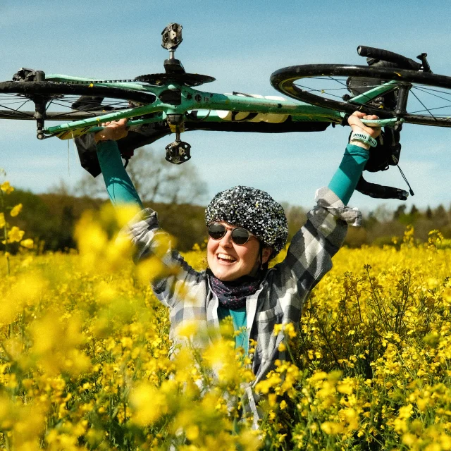 Bocage Destination Domfront Bagnoles Madjacques Velo Campagne Colza Champ Fleurachileavecunl