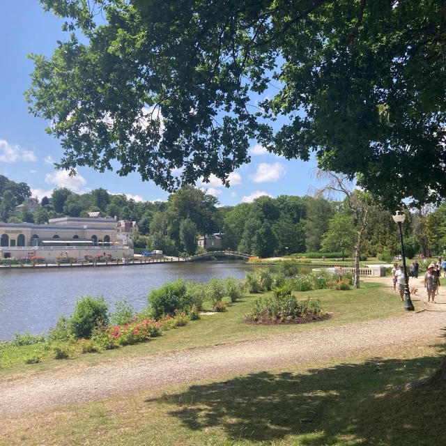 Instagram #bagnolesdelorne