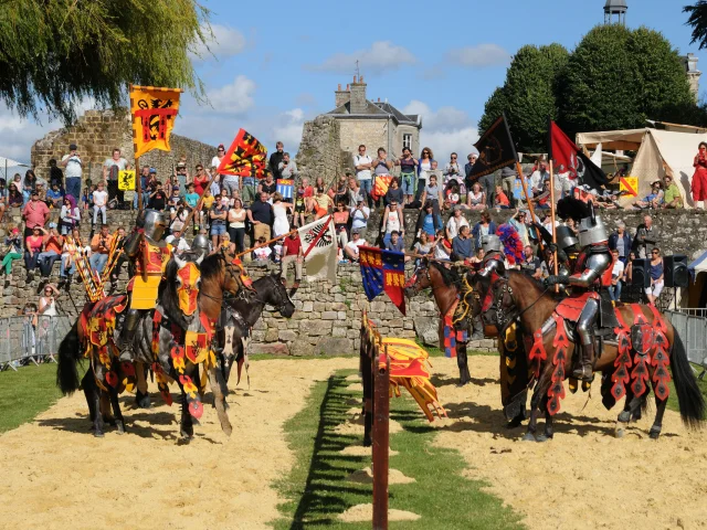 Bocage Destination Domfront Bagnoles Medievales Domfront 2017 Combat Chevaliers