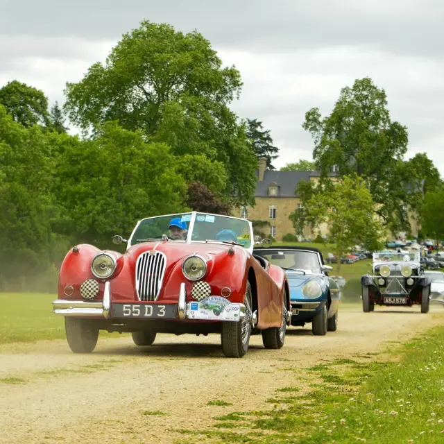 Bocage Destination Domfront Bagnoles Orne Rallye Fougere Voitures Anciennes Convoi