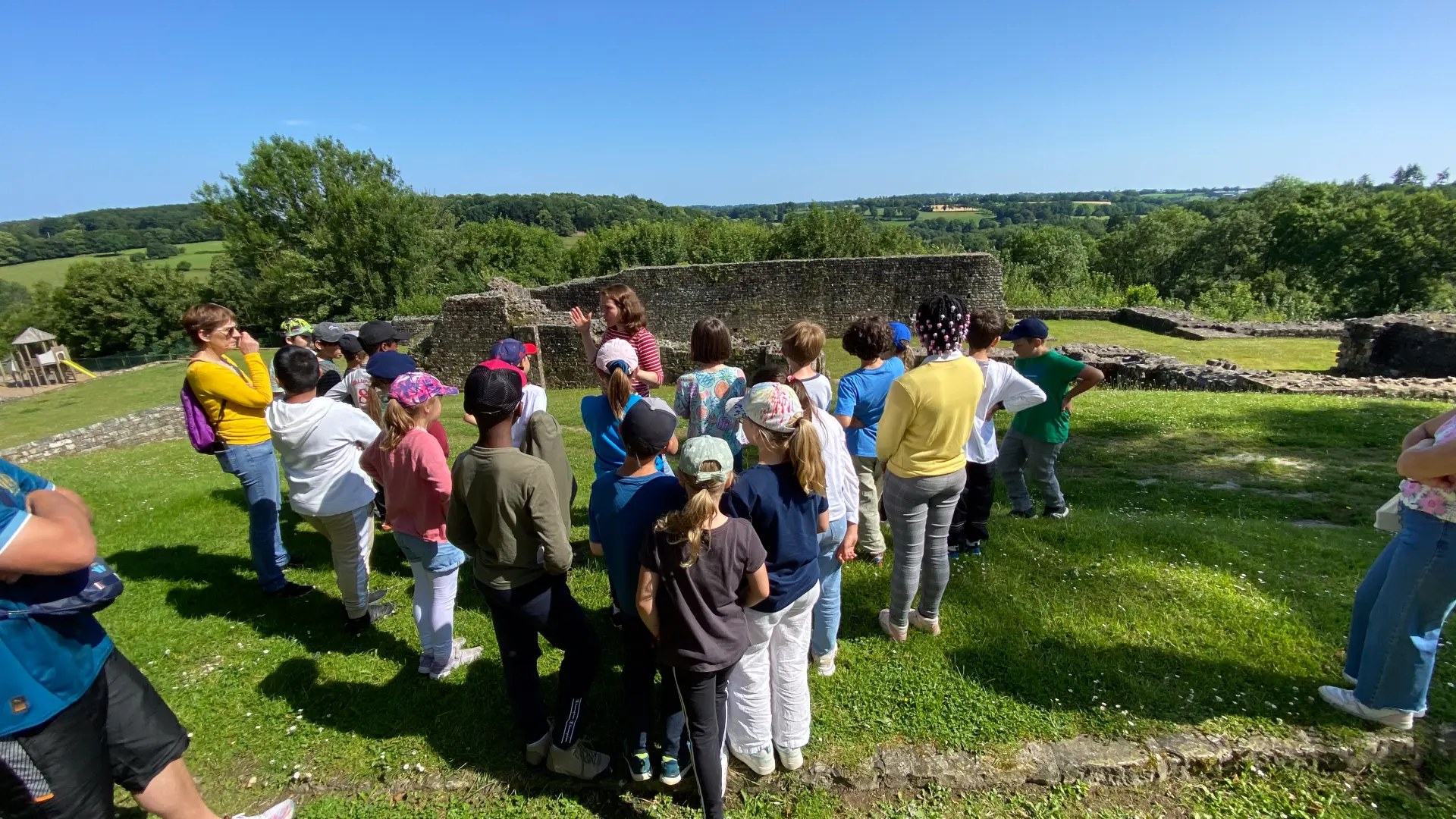 Bocage Destination Domfront Bagnoles Visites Guidees Groupes Domfront Parc Chateau